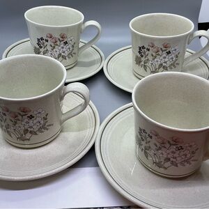 Royal Doulton Lambethware Cup & Saucer Set of 4 Made in England 8 Pieces Total